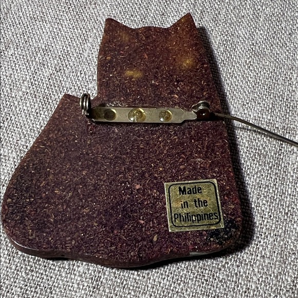 Cat Design Brooch - Picture 3 of 3